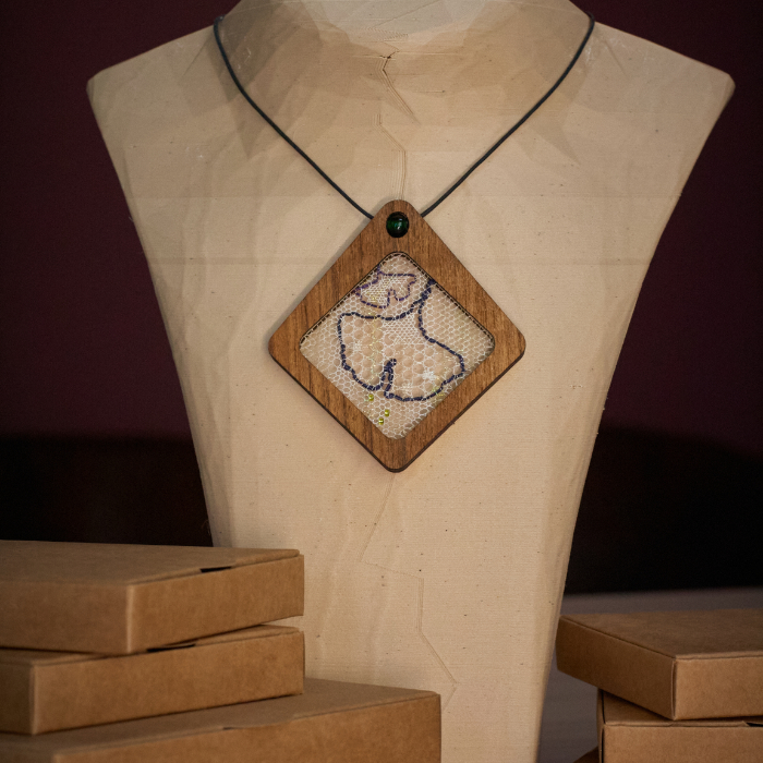 /Desktopmodules/Echoppe/Api/Helpers/getmedia?guid=aa2f6742-66e9-4033-8abb-0ed42add229e